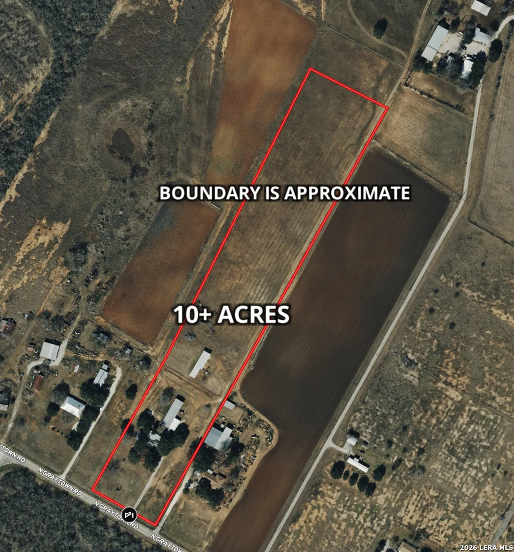 Photo of 900 N Graytown Rd