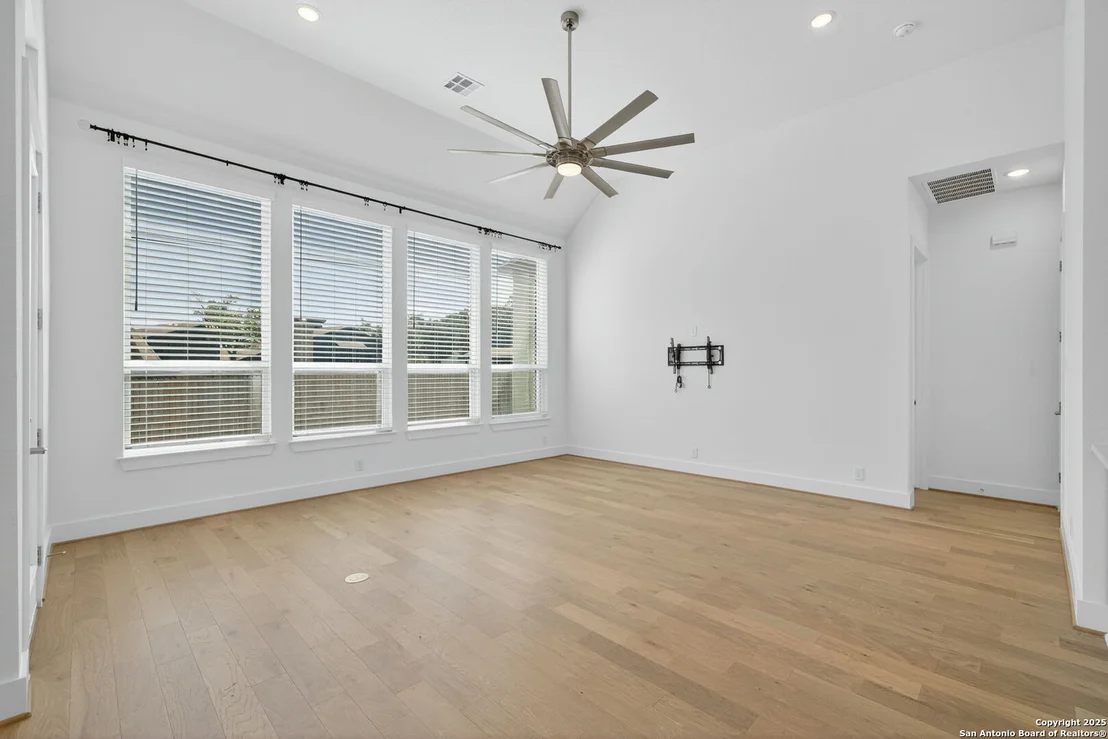 Photo of 8608 Shady Gate