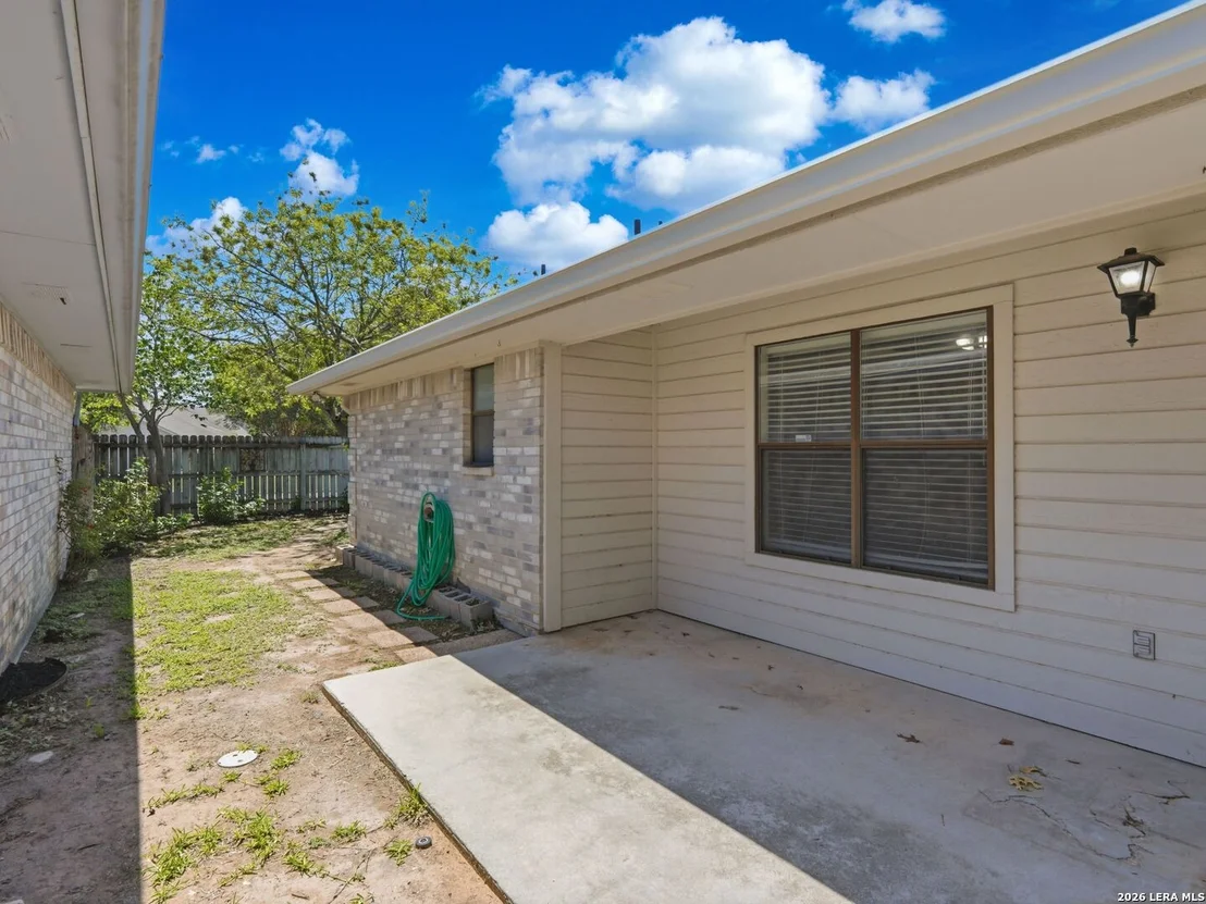 Photo of 526 Riverside Dr