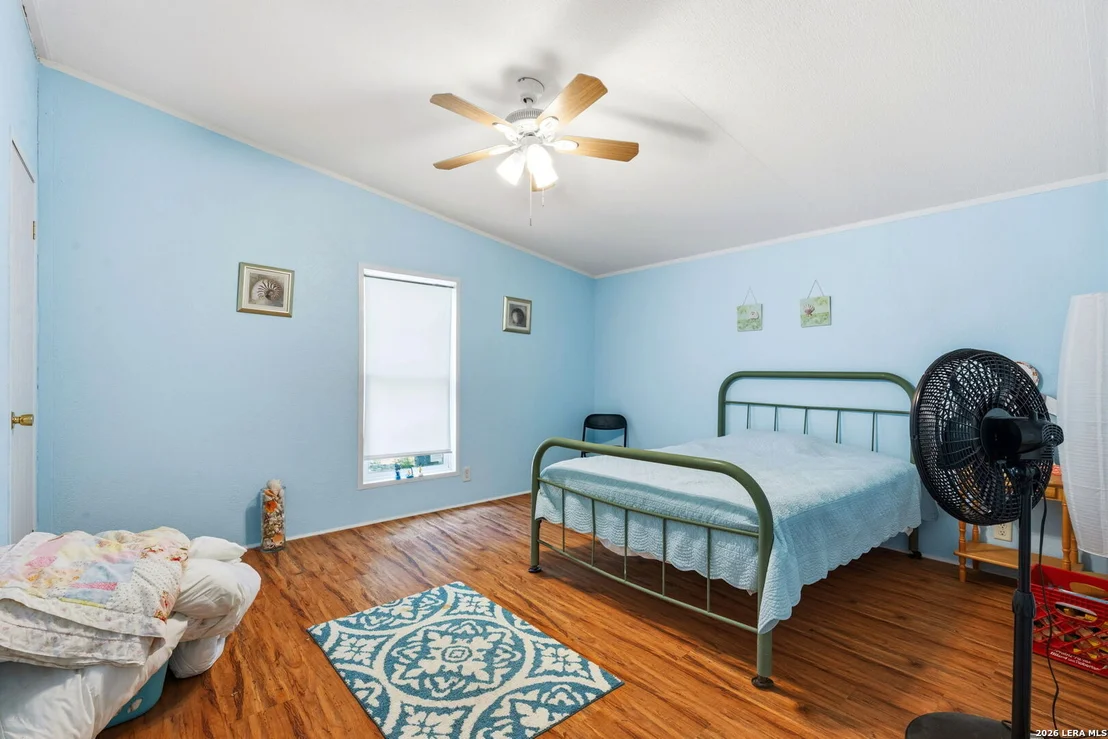 Photo of 216 OAK GRV