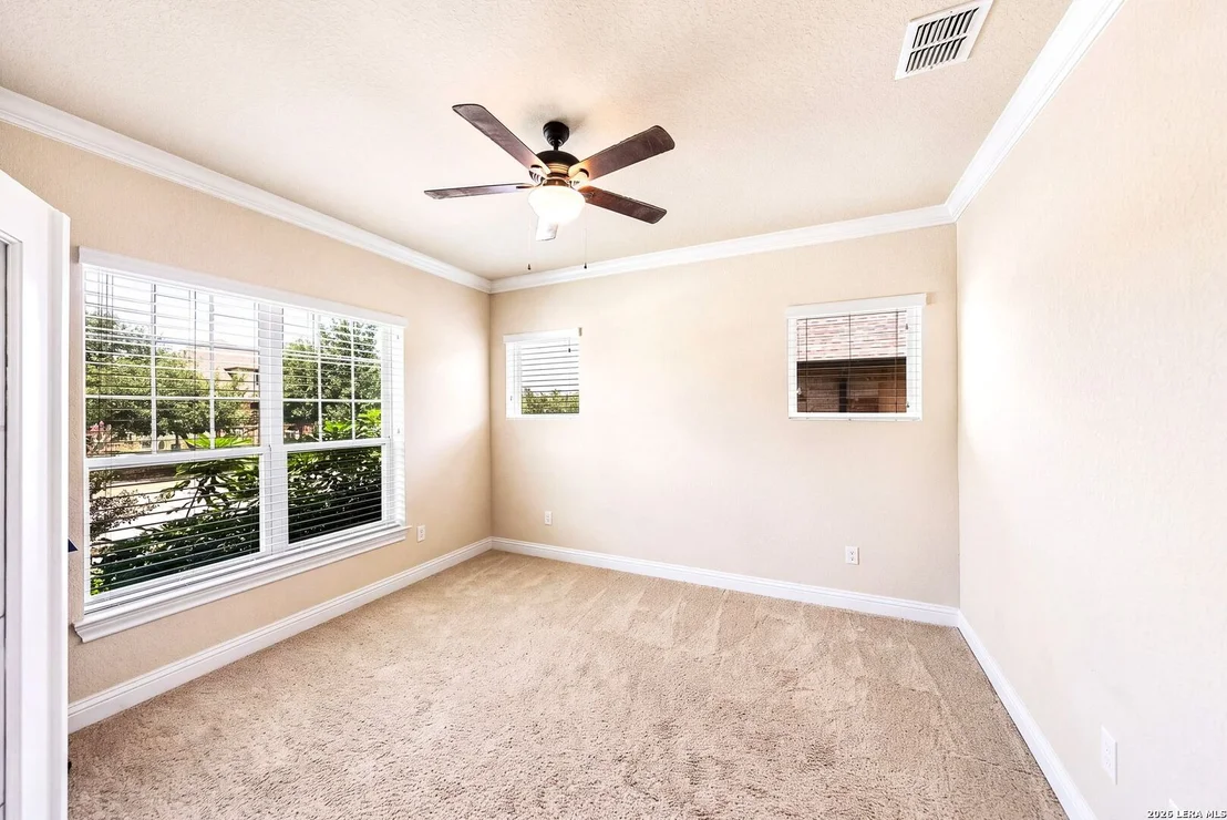 Photo of 11812 Field Bend