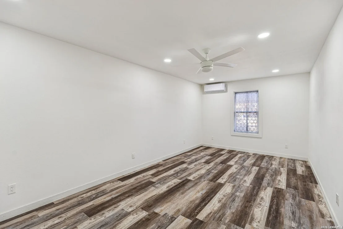 Photo of 562 Kendalia Ave