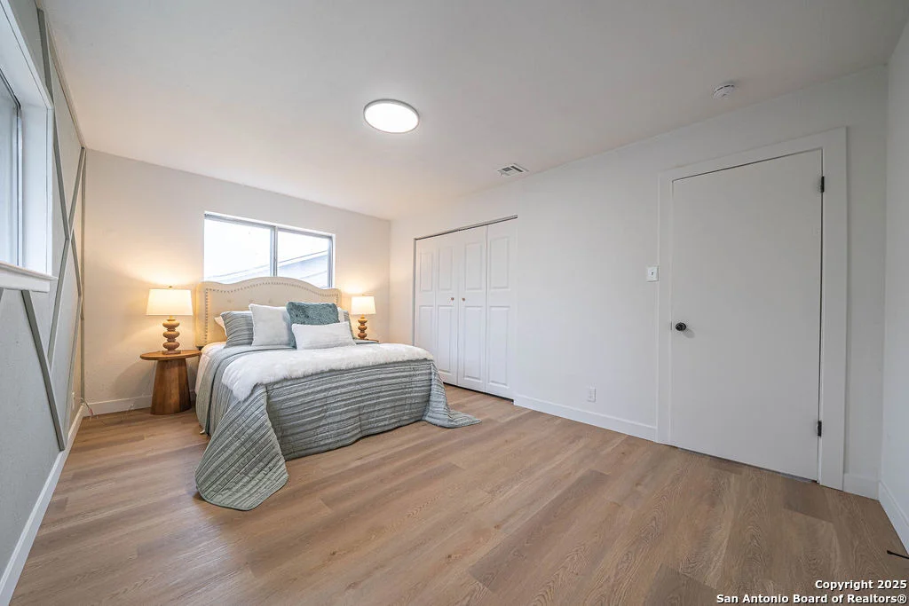 Photo of 7817 Hollow Oak