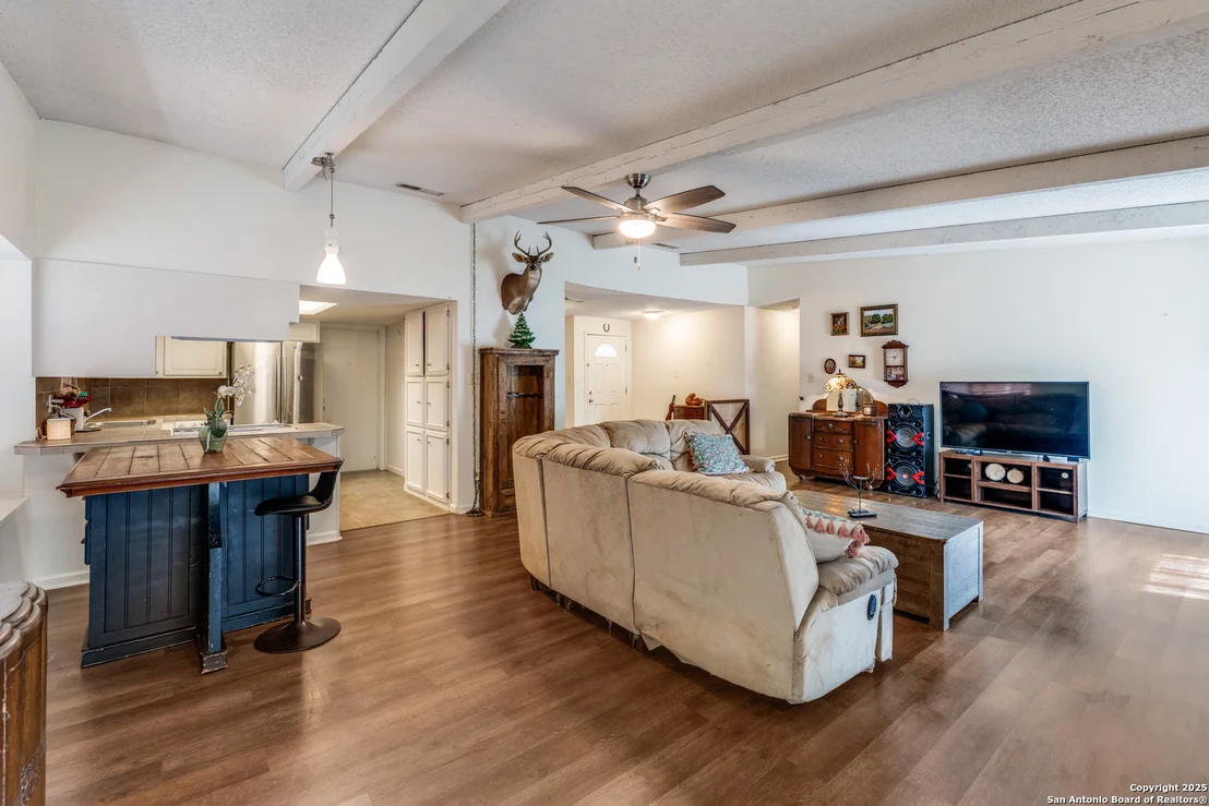 Photo of 4913 Crestwood