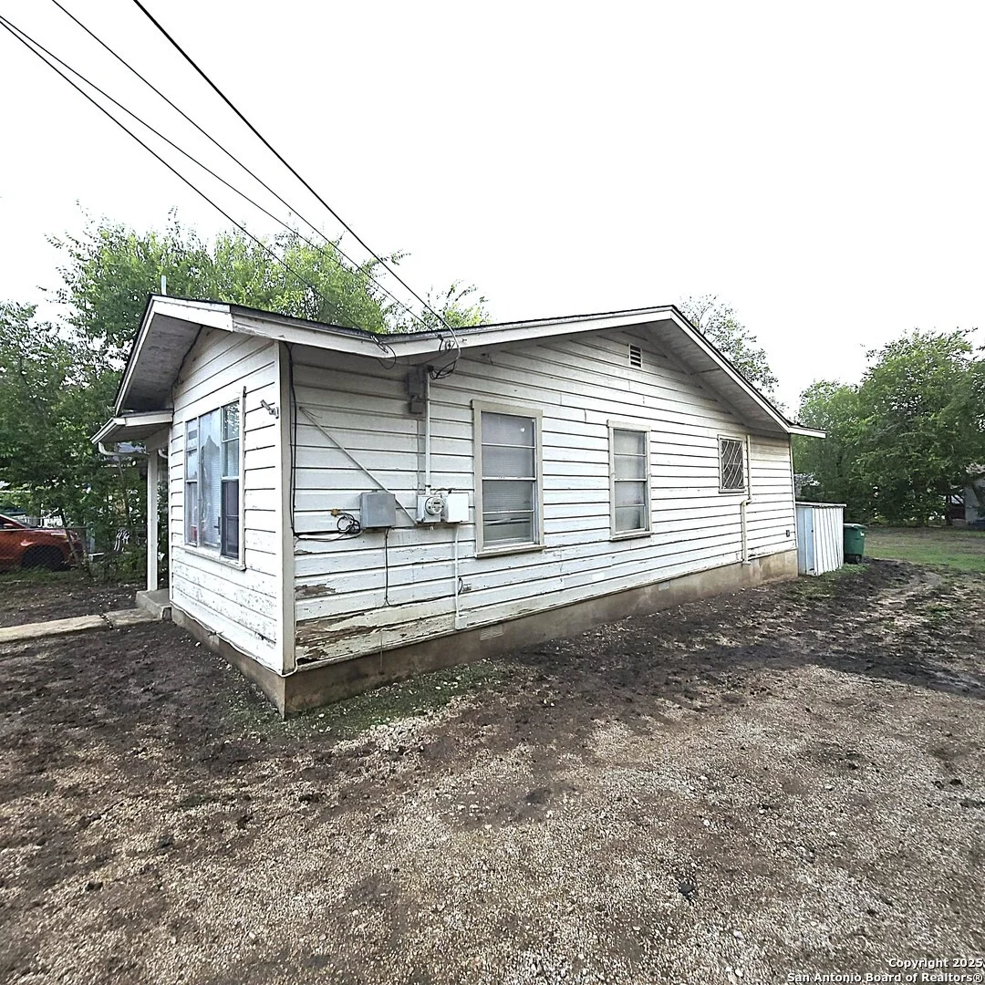 Photo of 4722 Lark