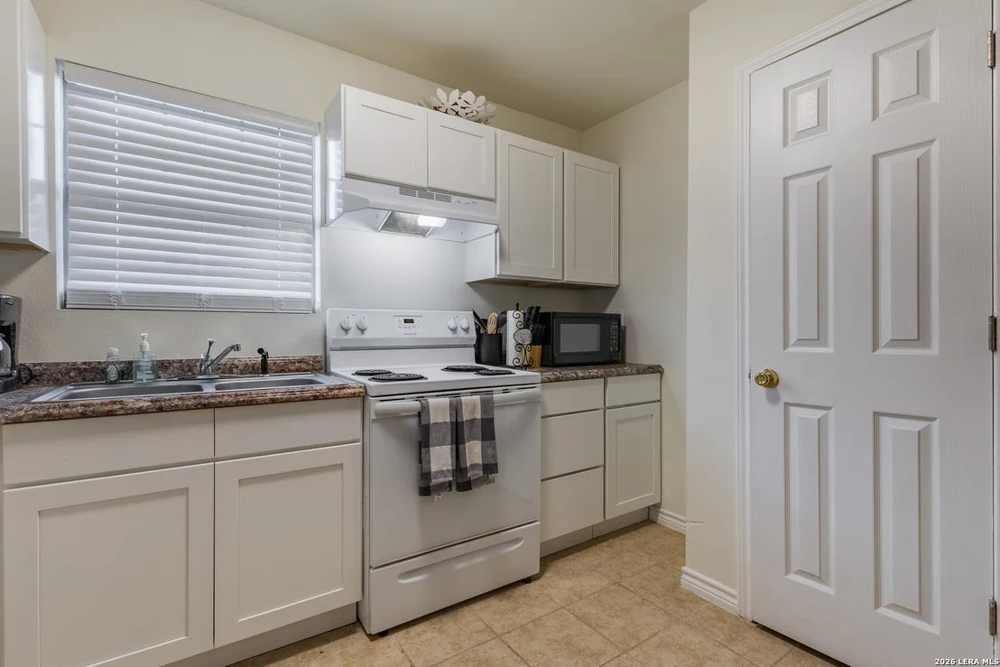 Photo of Unit UNIT24 at 391 Riverside