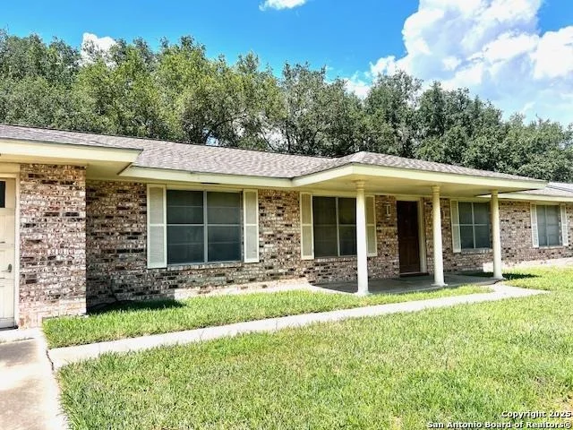 Photo of 901 Newhall