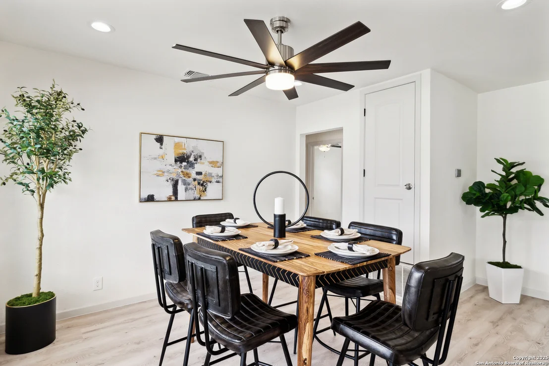 Photo of 630 Lovera