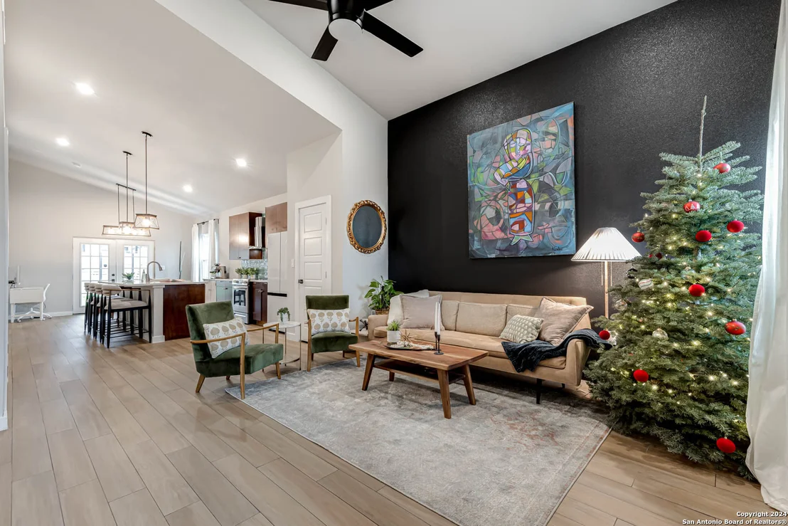 Photo of 550 BELMONT