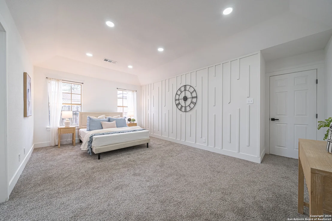 Photo of 122 PALM CIR