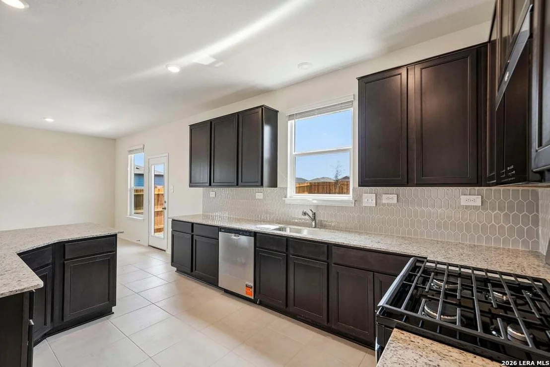 Photo of 10018 JAGGER AVENUE
