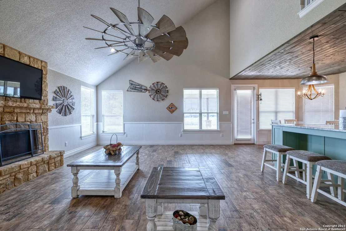 Photo of 2371 N Ranch Road 187