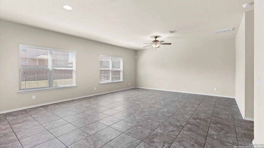 Photo of 8243 Puente