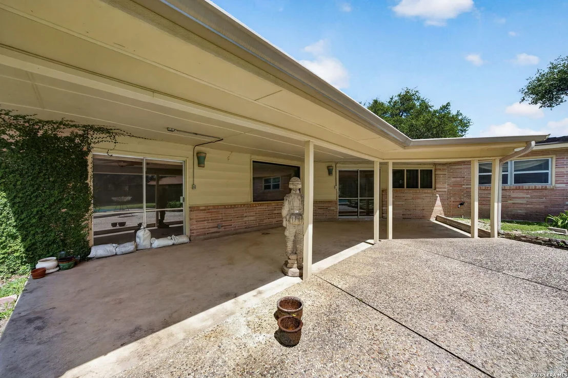 Photo of 105 DORIS DR