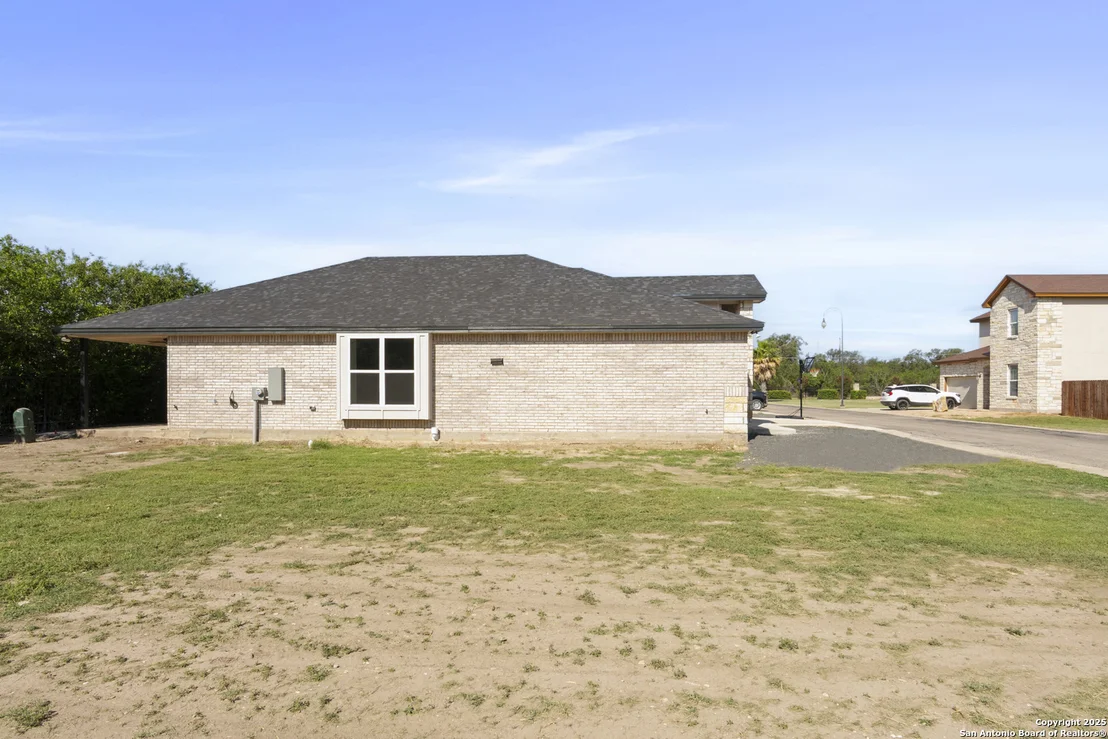 Photo of 109 Sutton PL