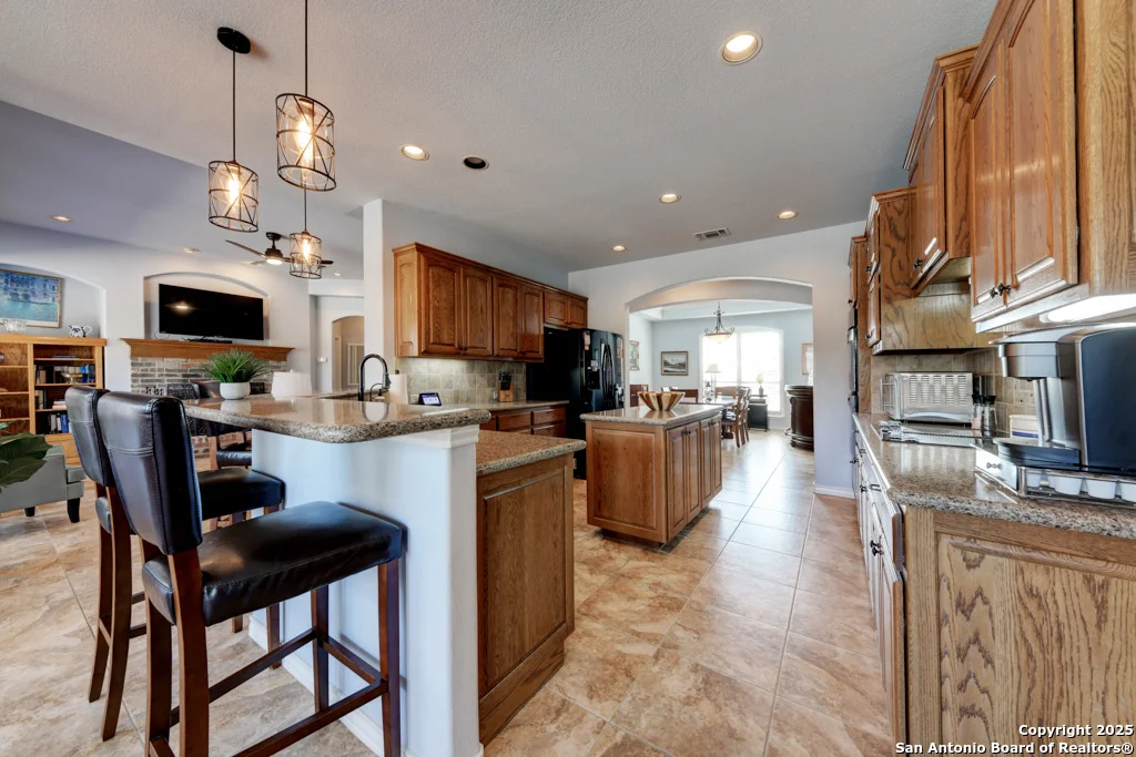 Photo of 2390 FRONTIER