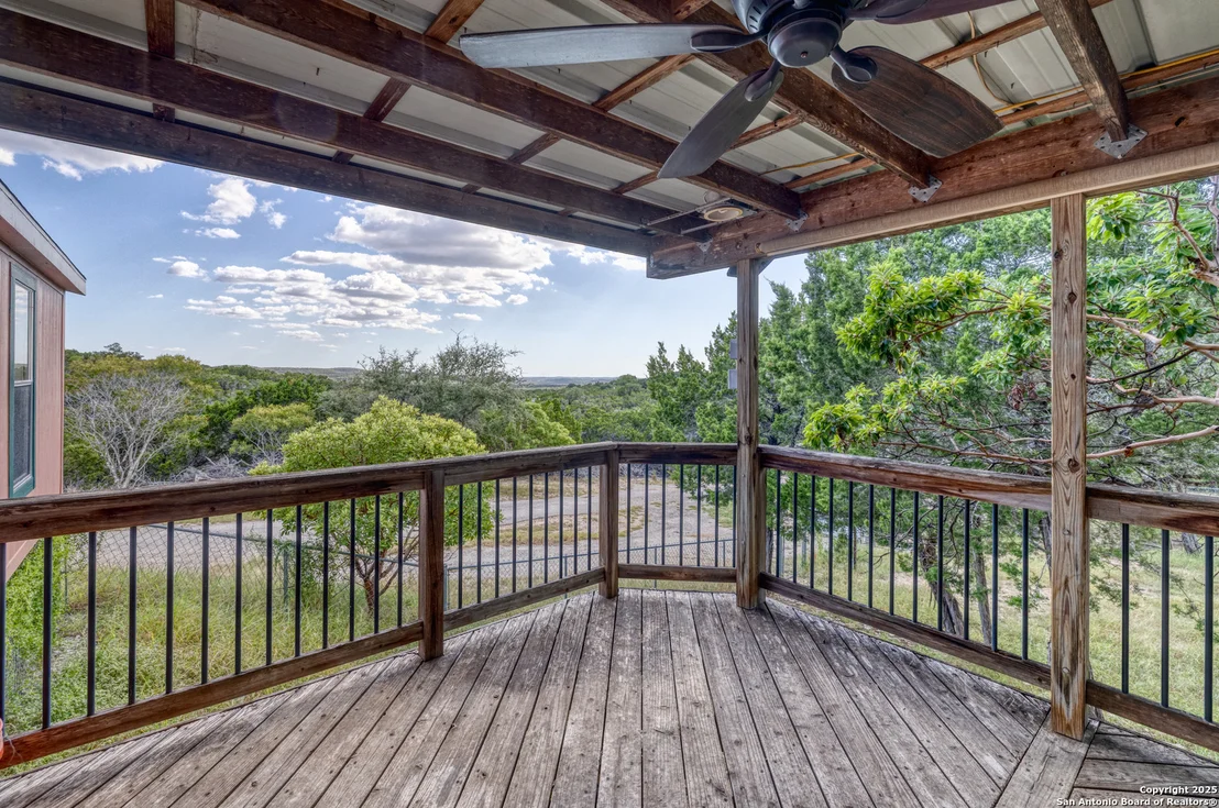 Photo of 632 Ledge Rock
