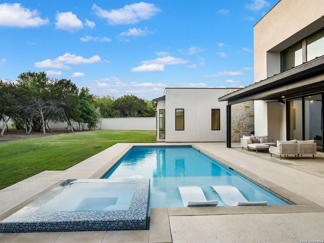 Photo of 211 Wellesley Hill