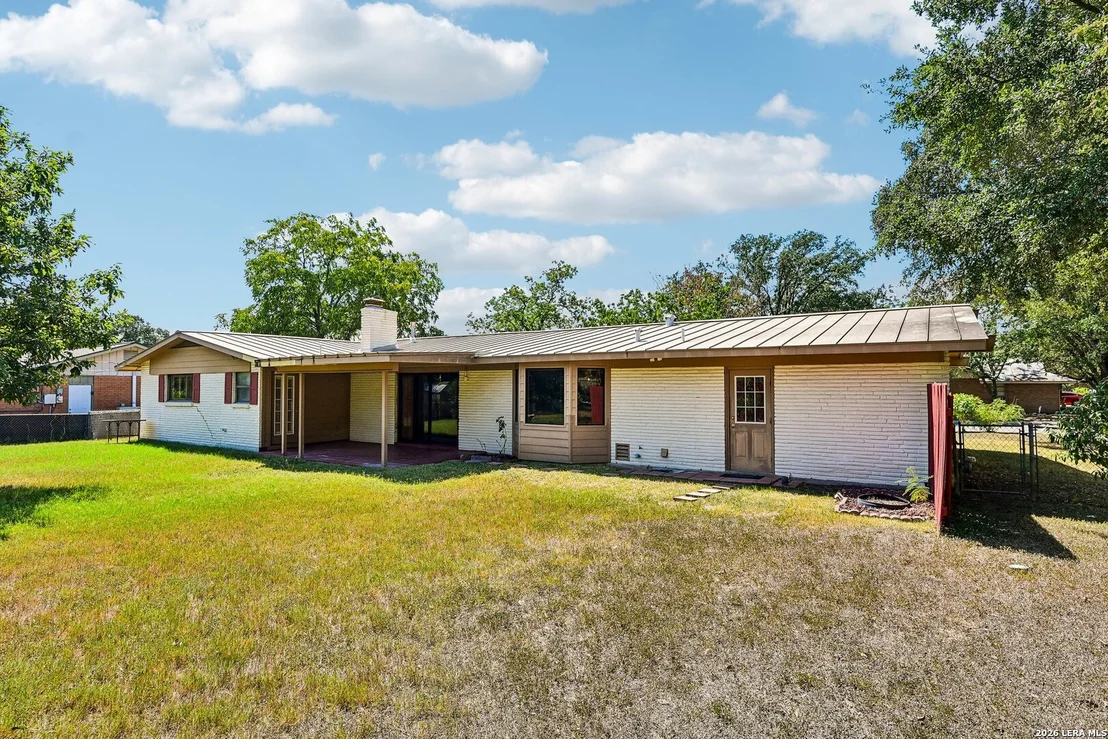 Photo of 8714 MIDCROWN DR