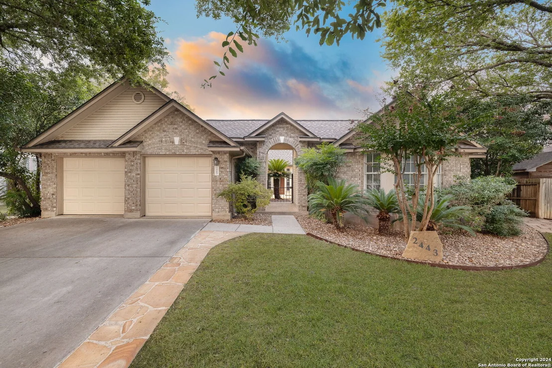 Photo of 2443 OAKLINE DR