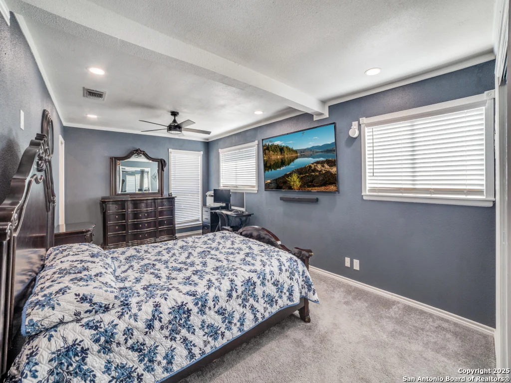 Photo of 6002 Sandwick