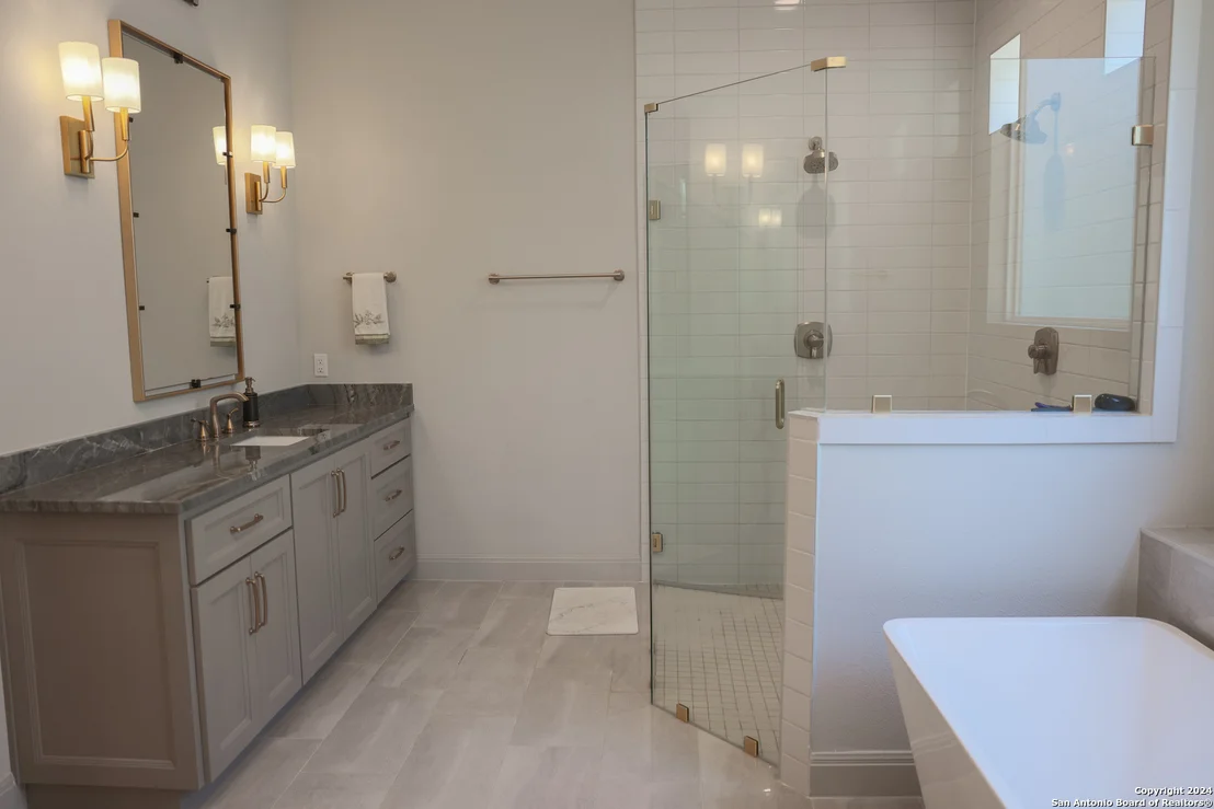 Photo of 7206 BLUFF RUN
