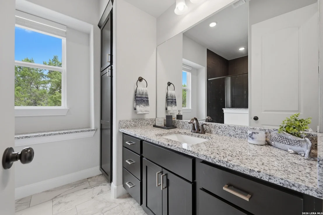 Photo of 212 HIGH POINT CIR
