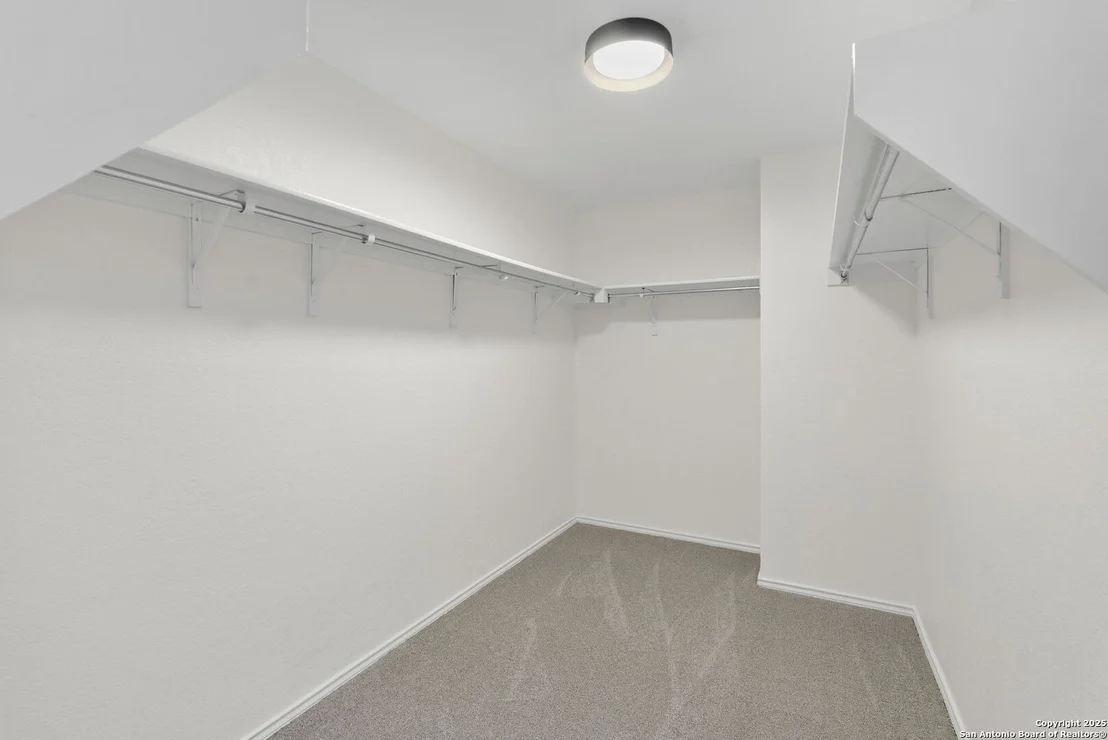 Photo of 3909 Legend Pond