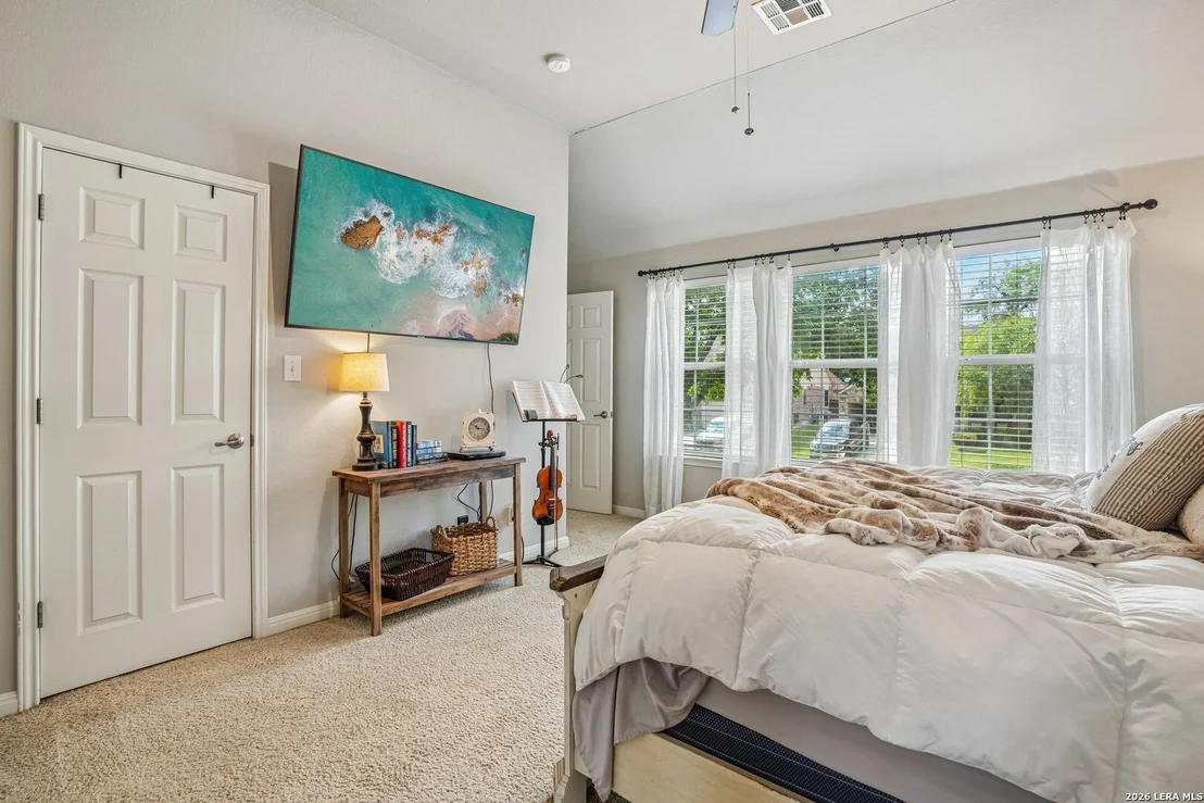Photo of 990 OAK PARK