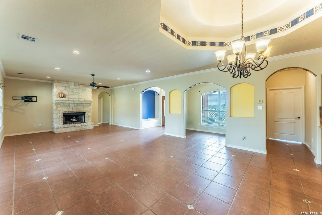 Photo of 810 MOCKINGBIRD LN