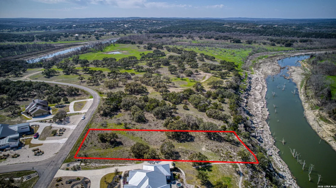 Photo of 365 RIVER CLIFF PL