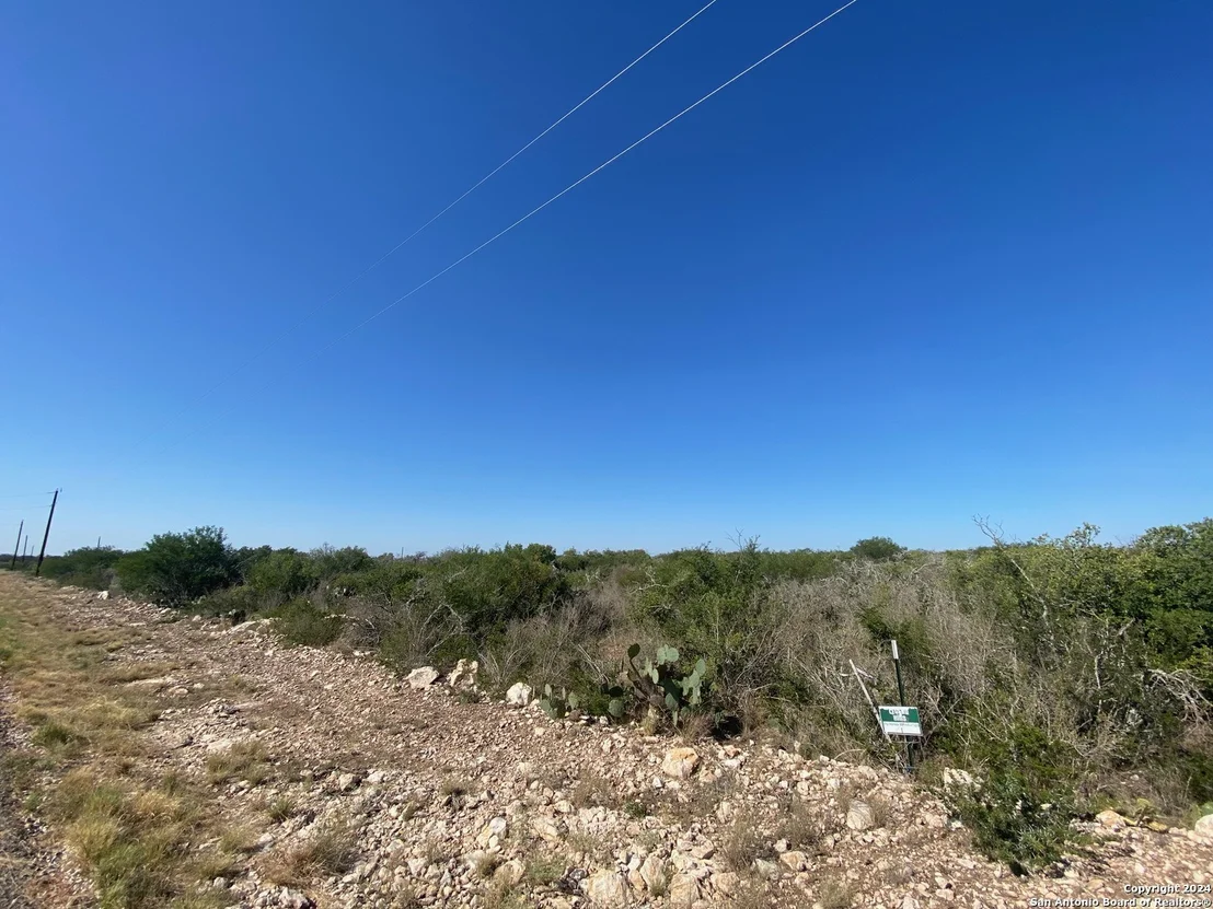 Photo of 583 LEGEND HILLS RD