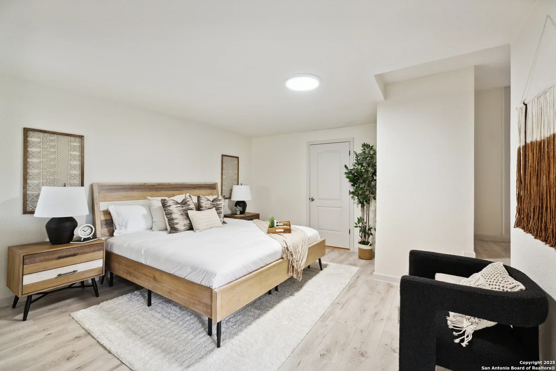 Photo of 630 Lovera