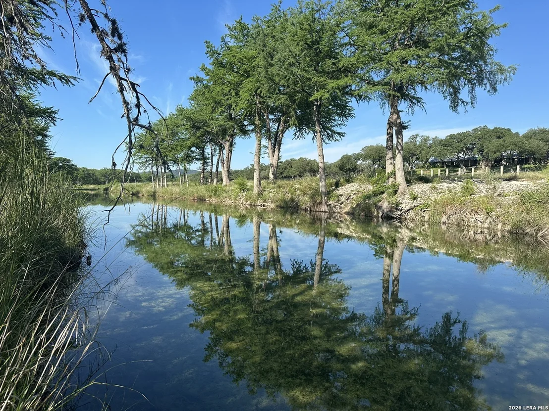 Photo of 261 River Dr