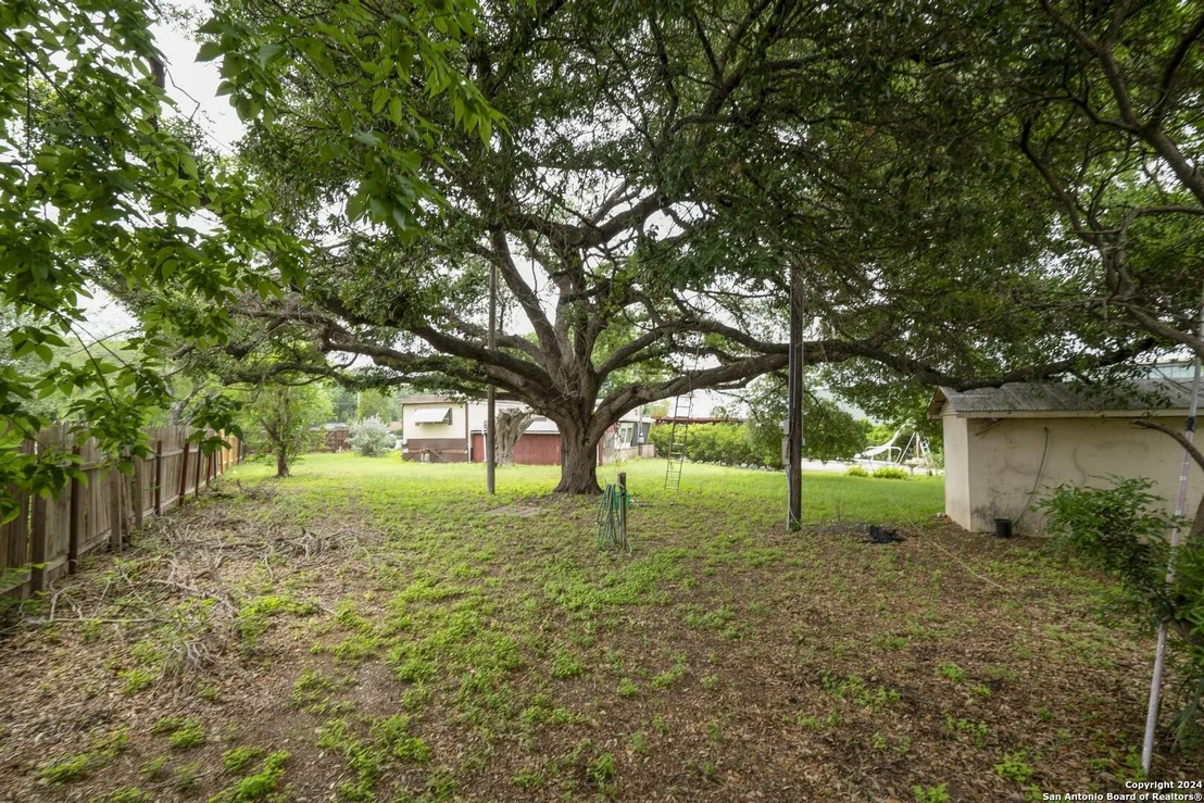Photo of 5835 Randolph Blvd