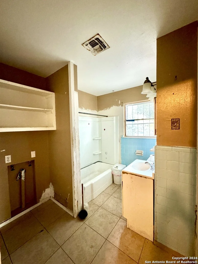 Photo of 122 Dumont