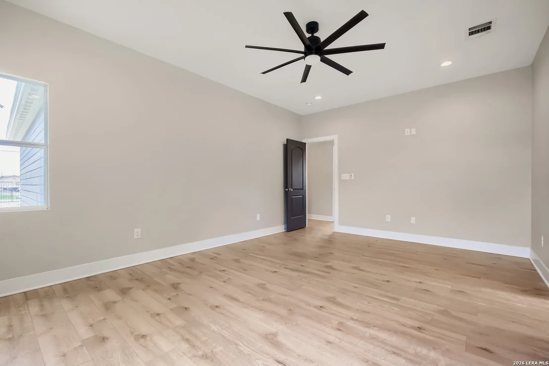 Photo of 722 GROSVENOR