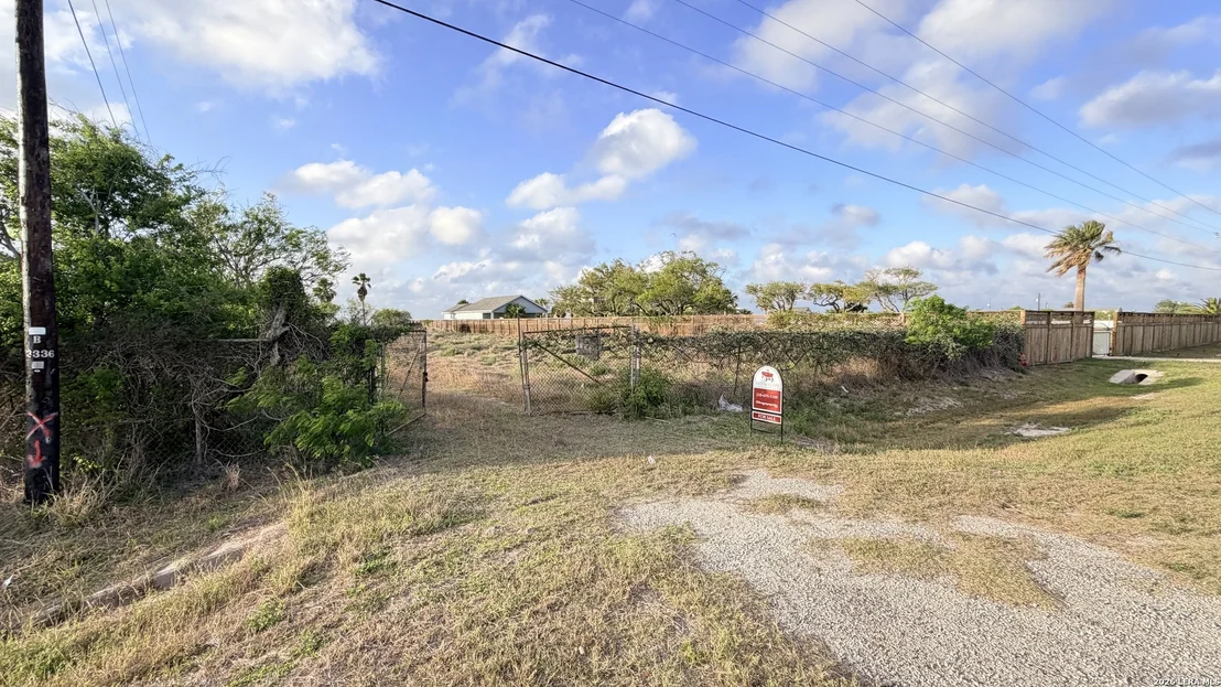 Photo of 3825 LOOP 1781