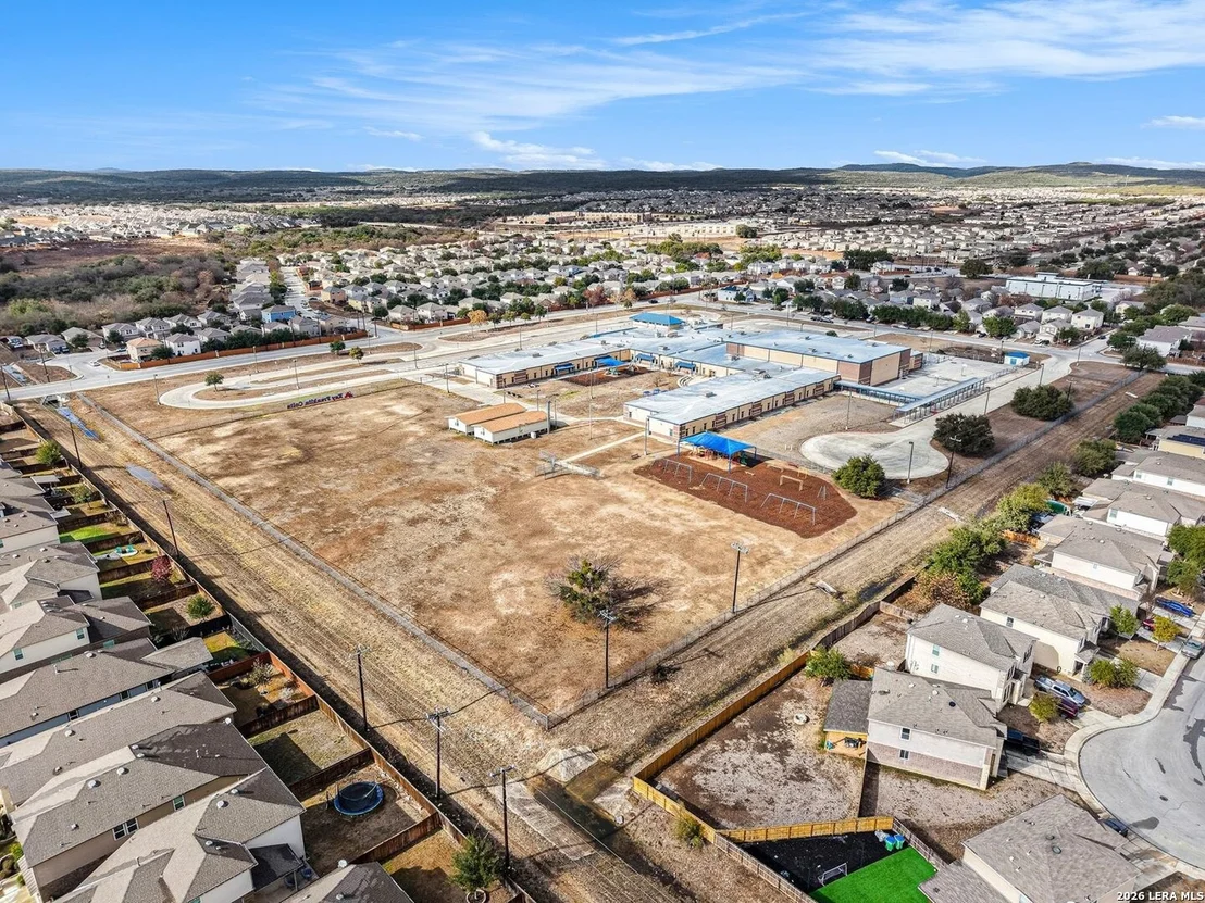 Photo of 8807 White Crown