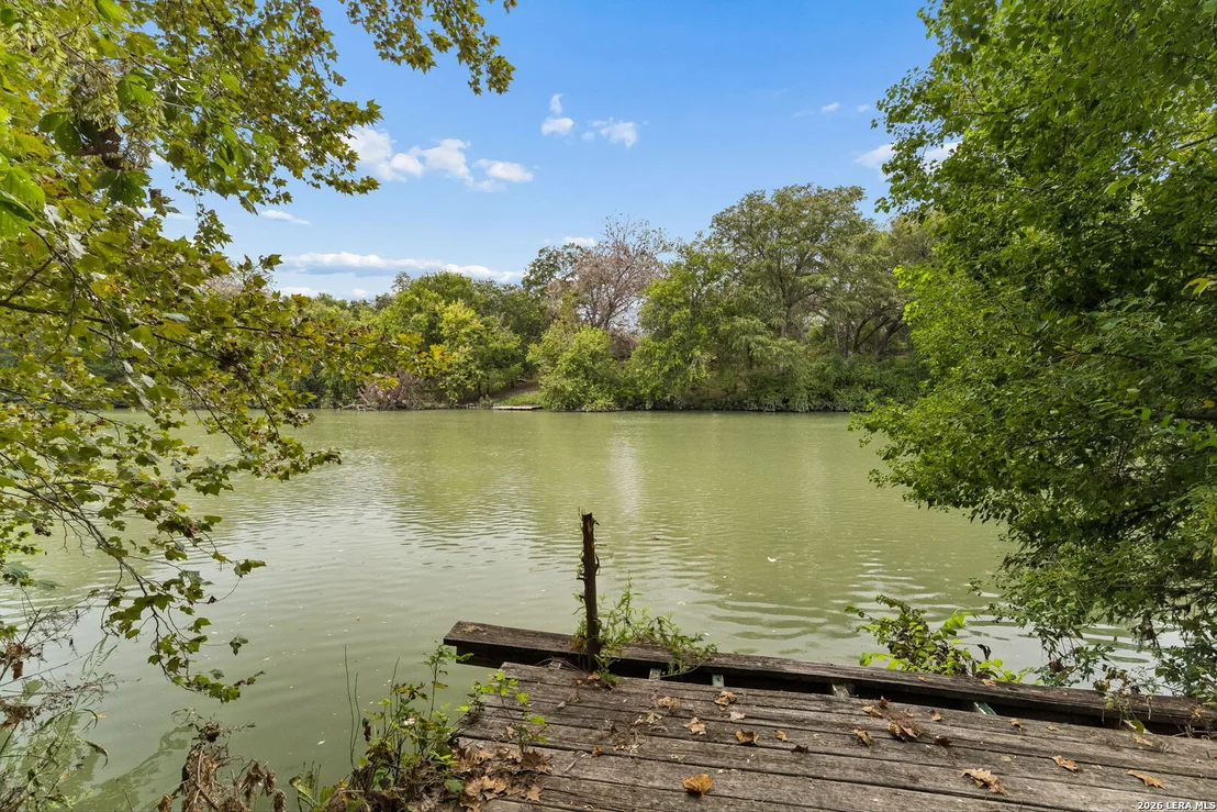 Photo of 8 RIVER OAK DR