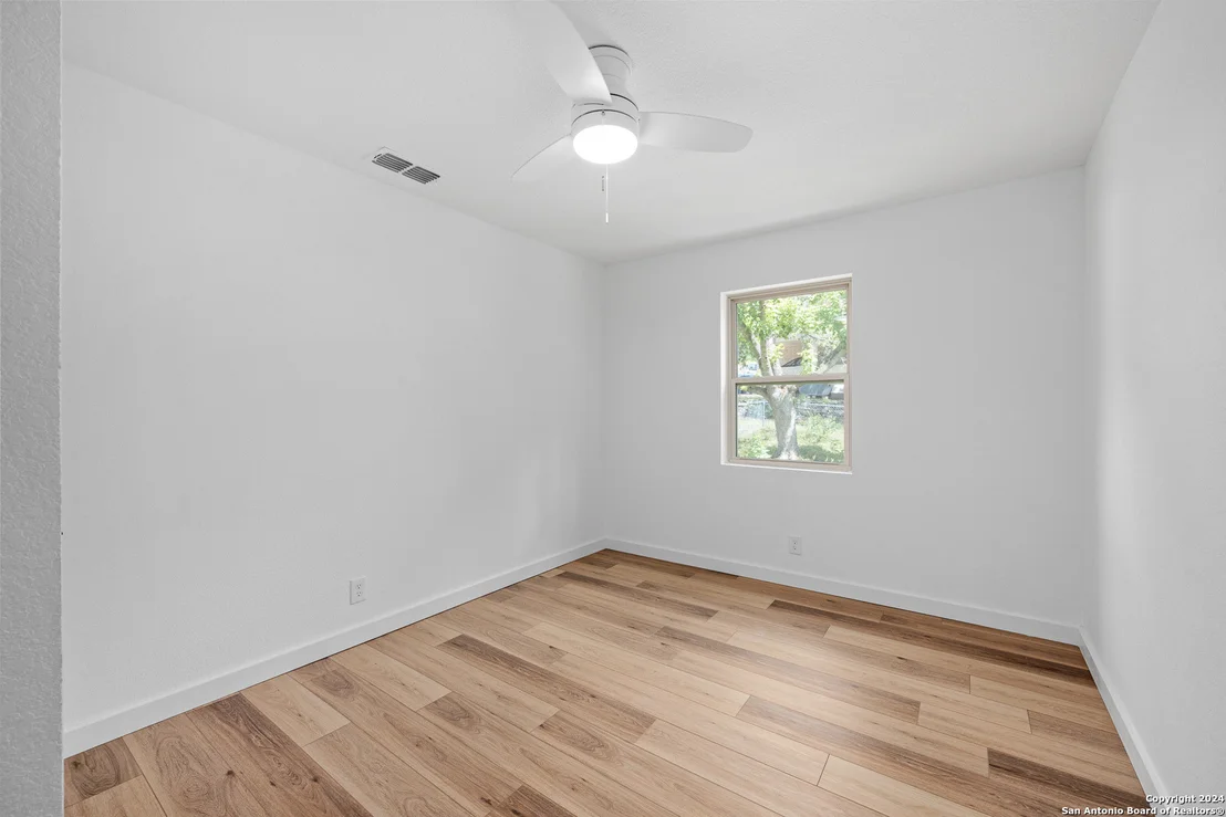 Photo of 1903 Danielle Dr