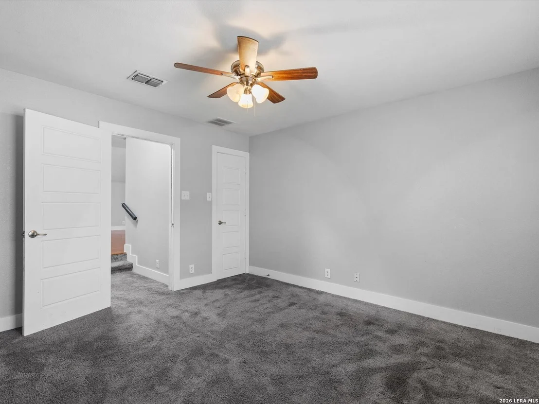 Photo of 121 NORMAN CV
