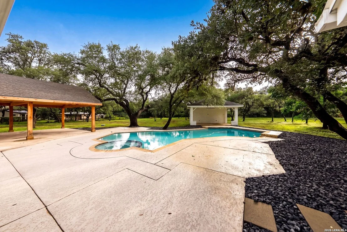 Photo of 412 Cliffside Dr