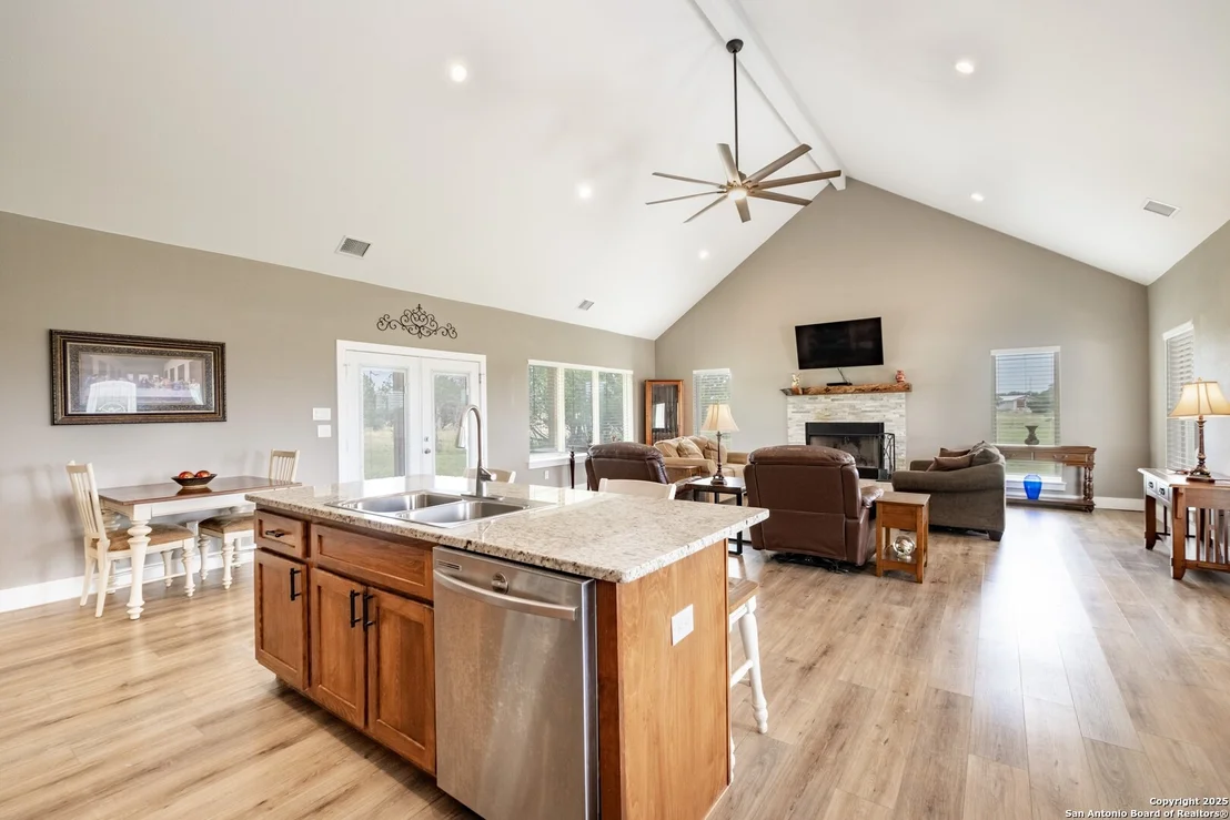 Photo of 233 N Fork