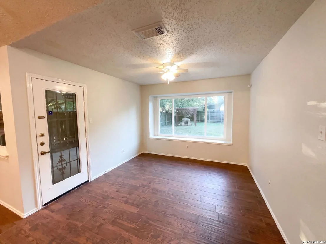 Photo of 9511 ELM GLN
