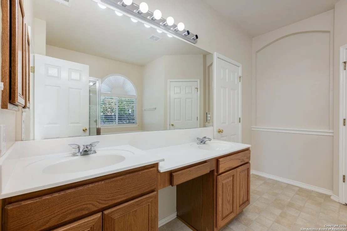 Photo of 14204 Auberry