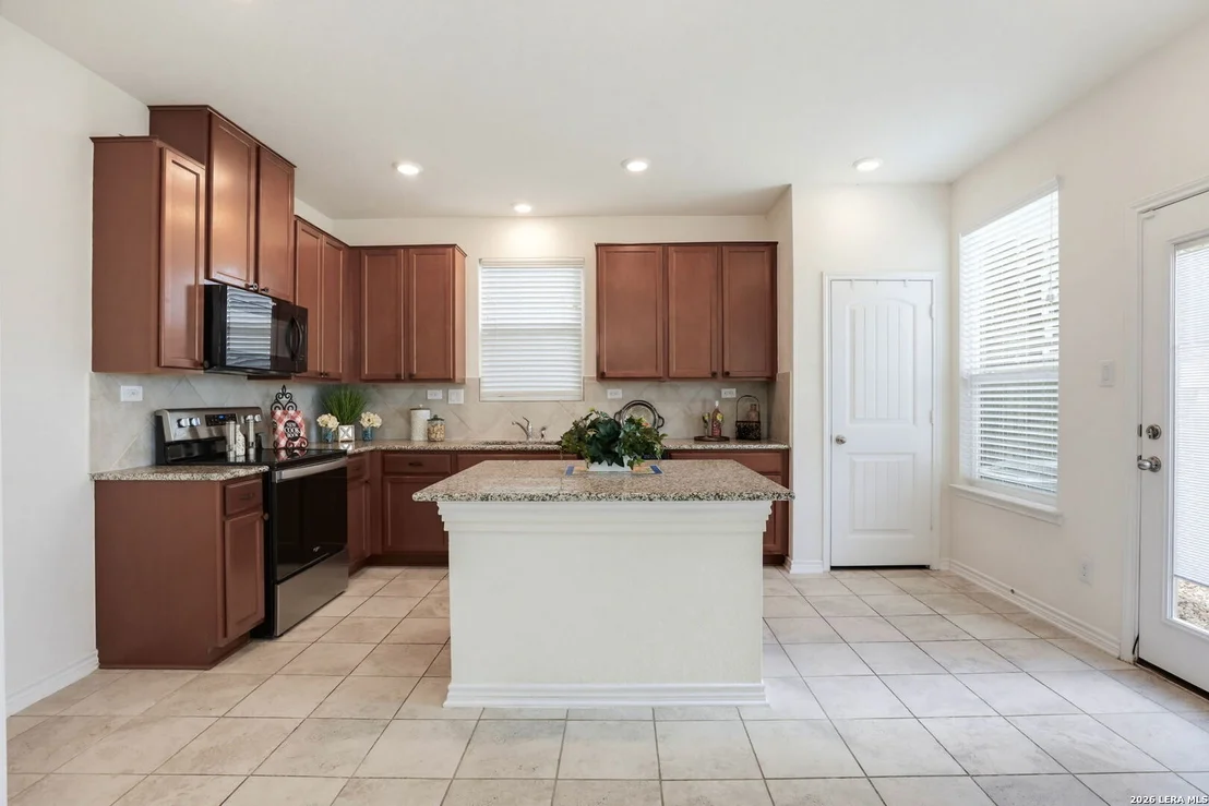 Photo of 5911 Eckhert Rd. #105