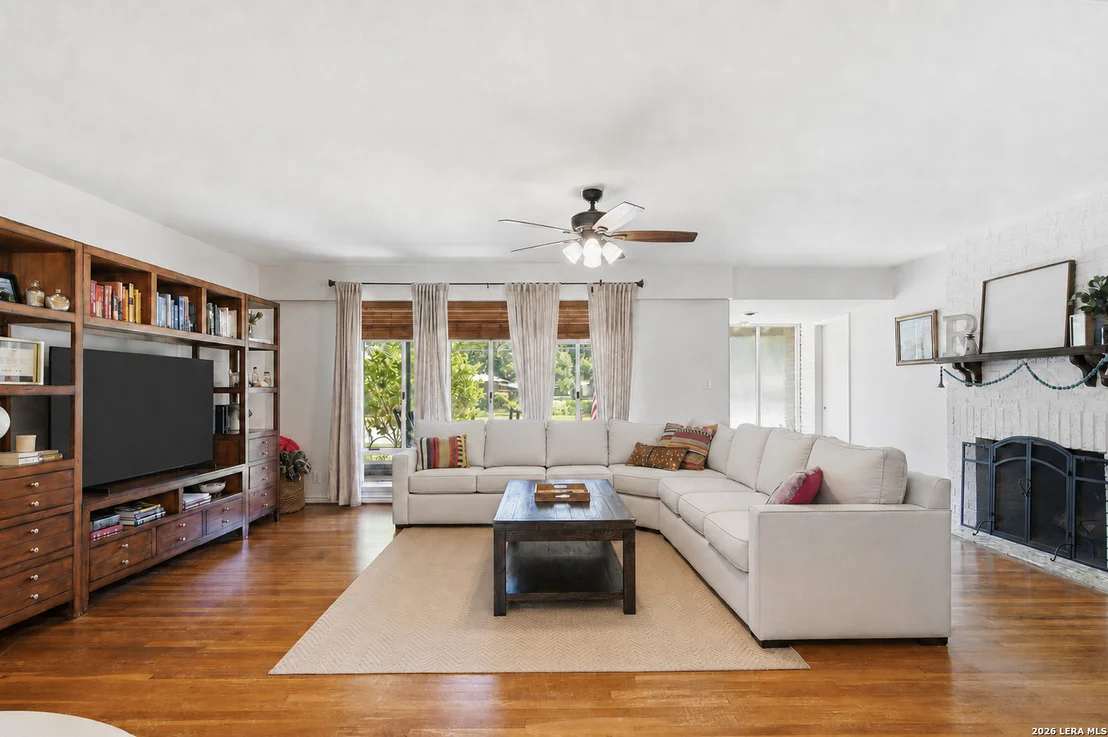 Photo of 1105 N Park