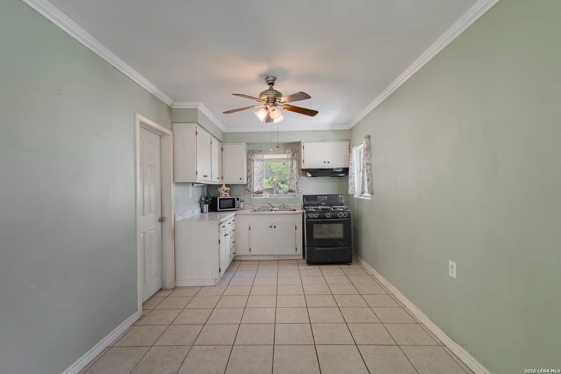 Photo of 819 N Comal