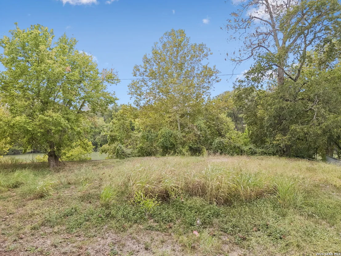 Photo of 8 RIVER OAK DR